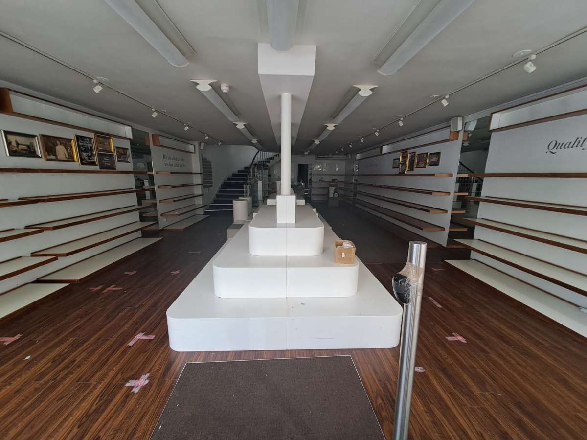 Retail/Shop in Truro - photo 2