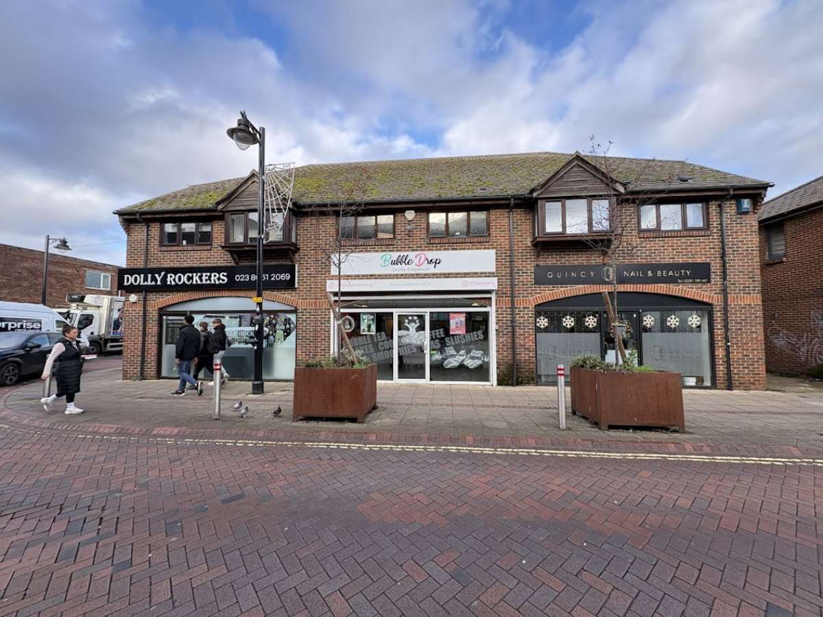 Retail/Shop in Eastleigh - photo 3