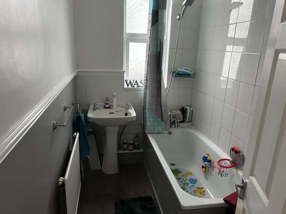 Retail/Shop in Plymouth - photo 3