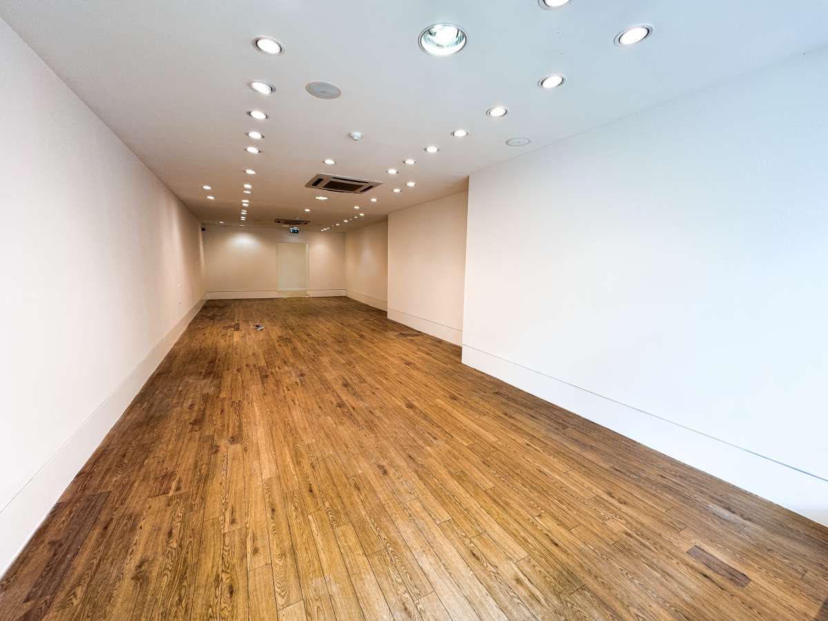 Retail/Shop in Truro - photo 3