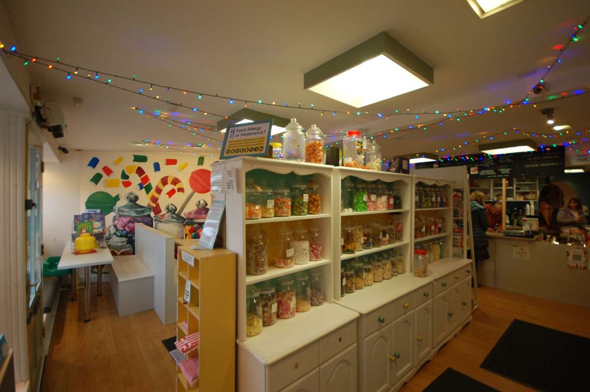 Retail/Shop in George Street - photo 4