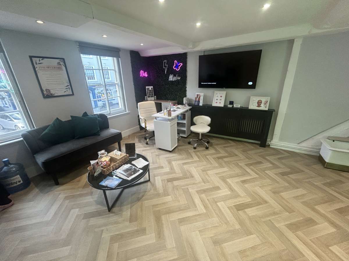 Retail/Shop in Tewkesbury - photo 4