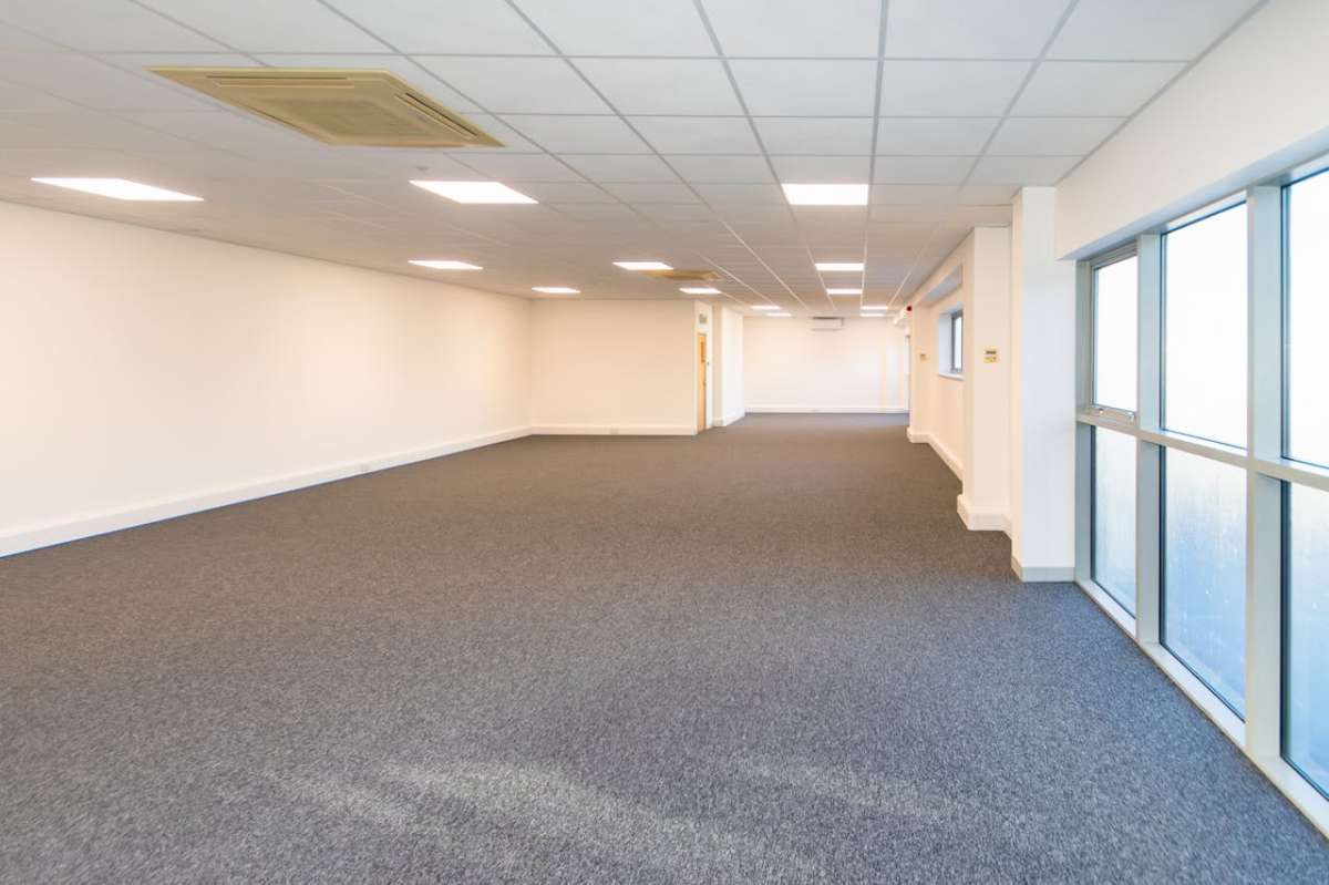 Retail/Shop in Poole - photo 4