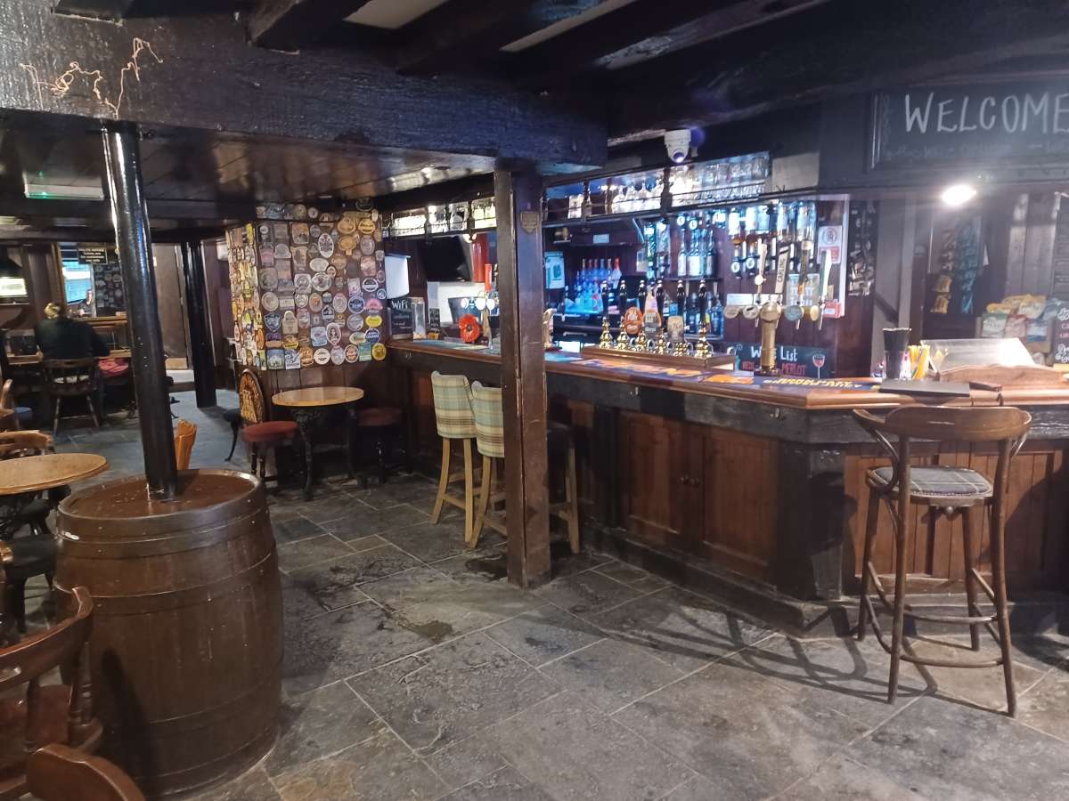 Retail/Shop in St. Ives - photo 2