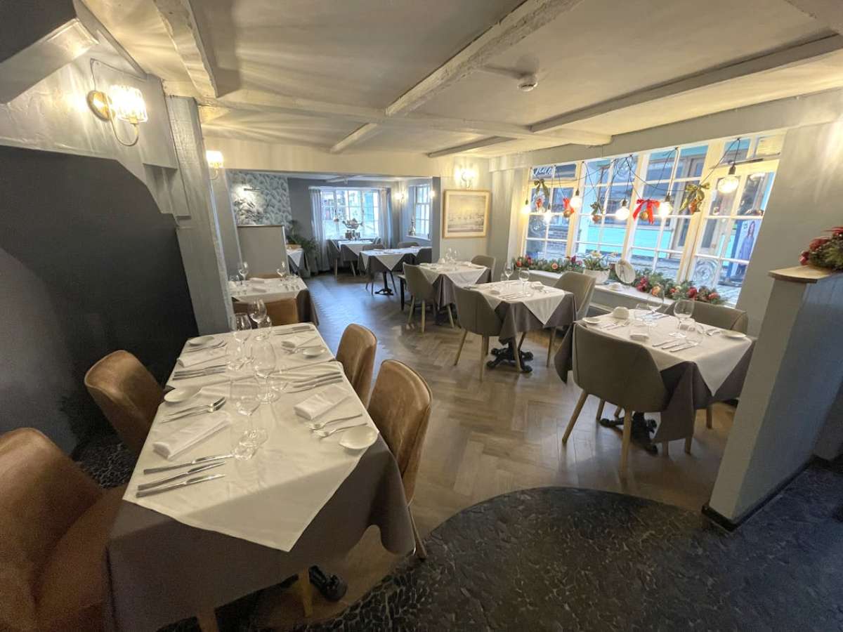 Retail/Shop in Lymington - photo 2