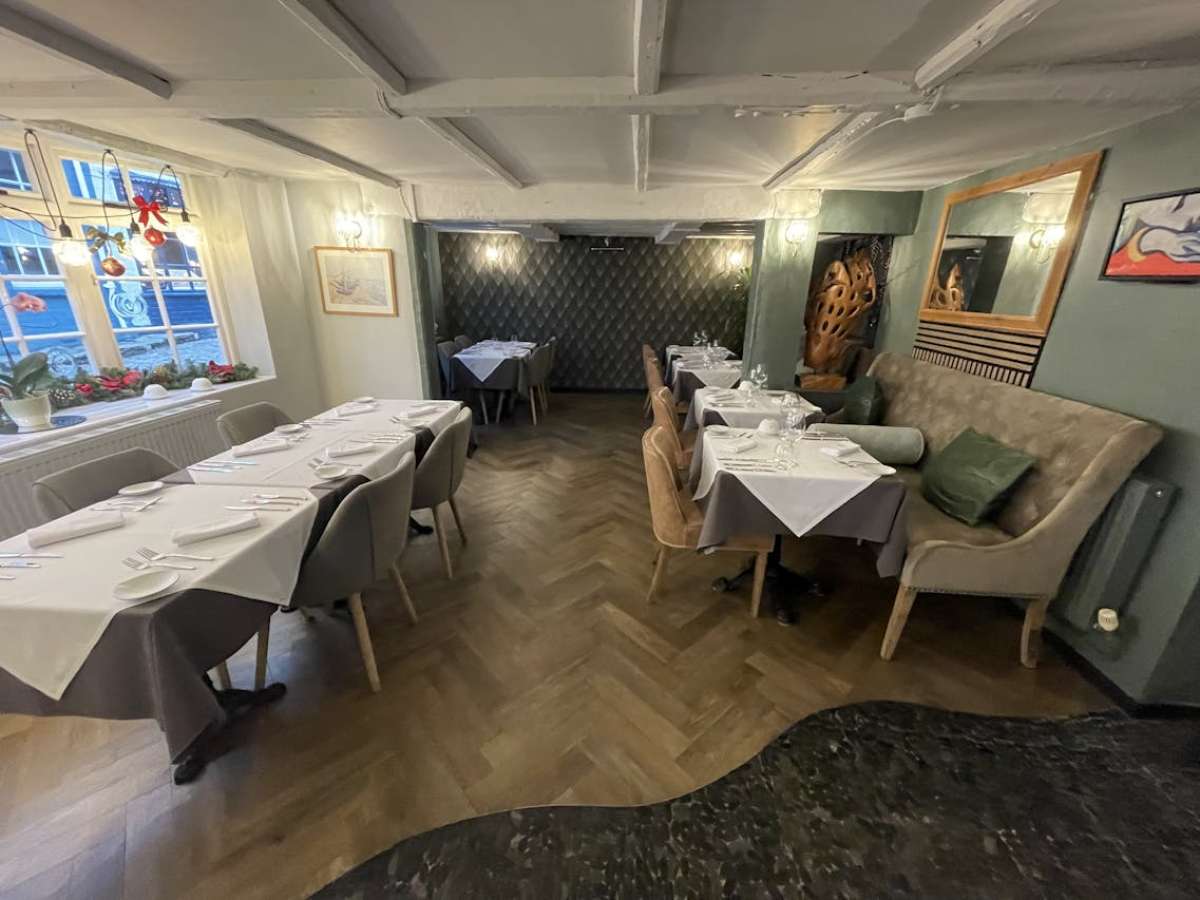 Retail/Shop in Lymington - photo 4