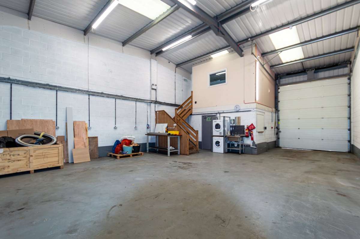 Retail/Shop in Poole - photo 2