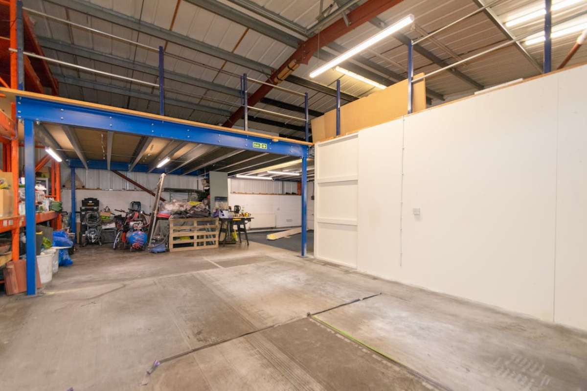 Retail/Shop in Poole - photo 2