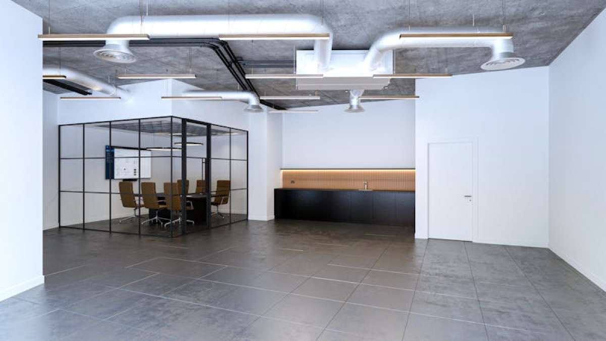 Retail/Shop in London - photo 2