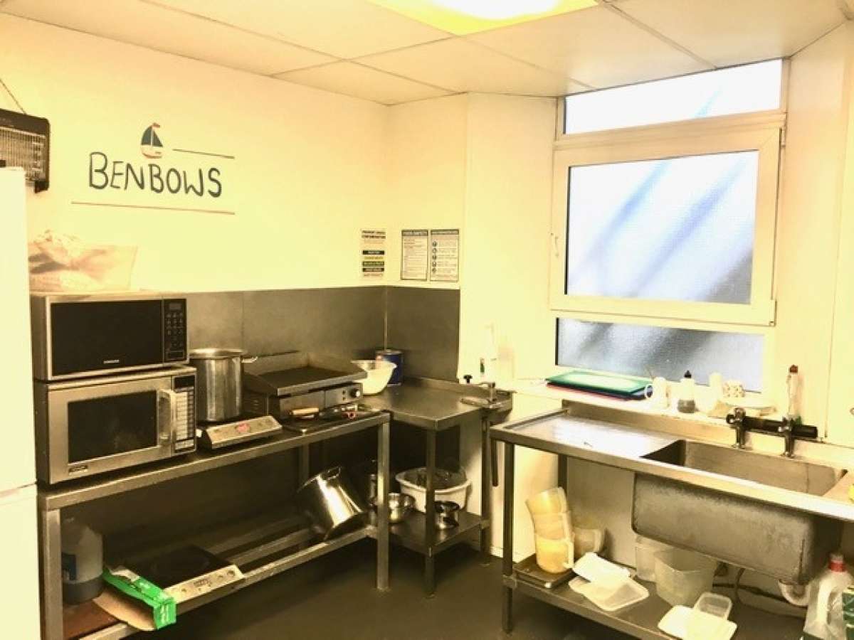 Retail/Shop in Plymouth - photo 4