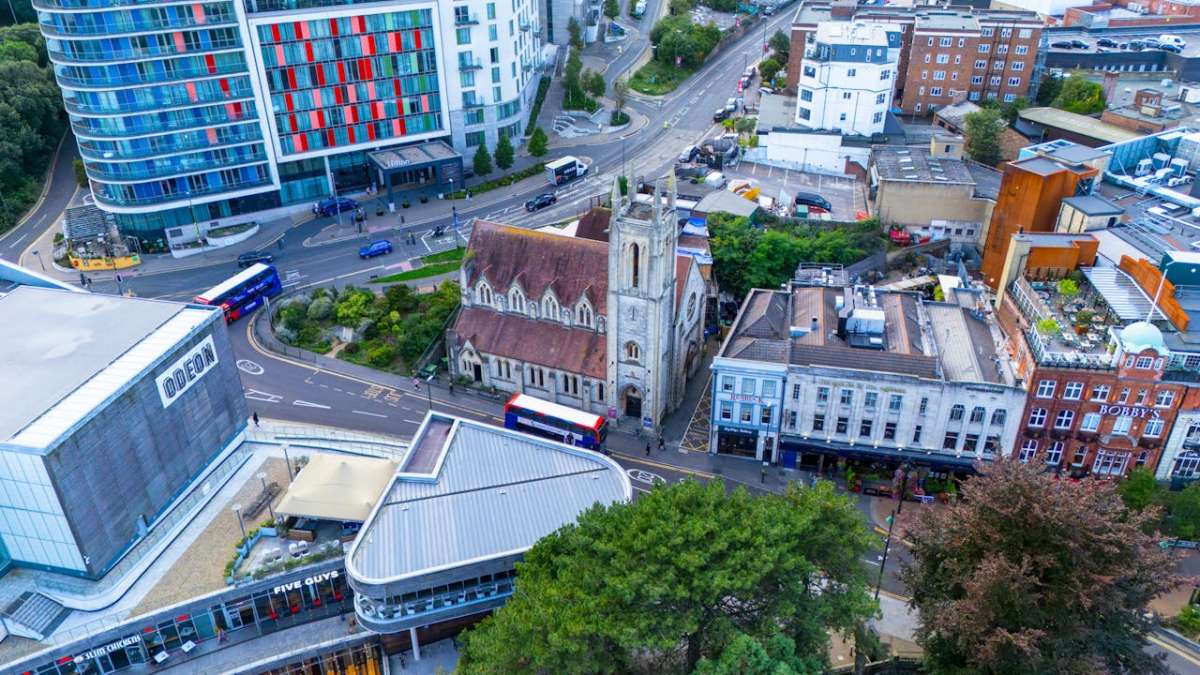 Retail/Shop in Bournemouth - photo 2