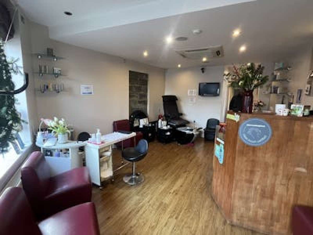 Retail/Shop in Lee - photo 3