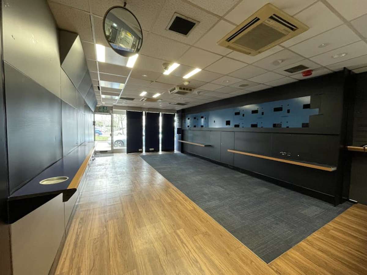 Retail/Shop in Barnet - photo 3