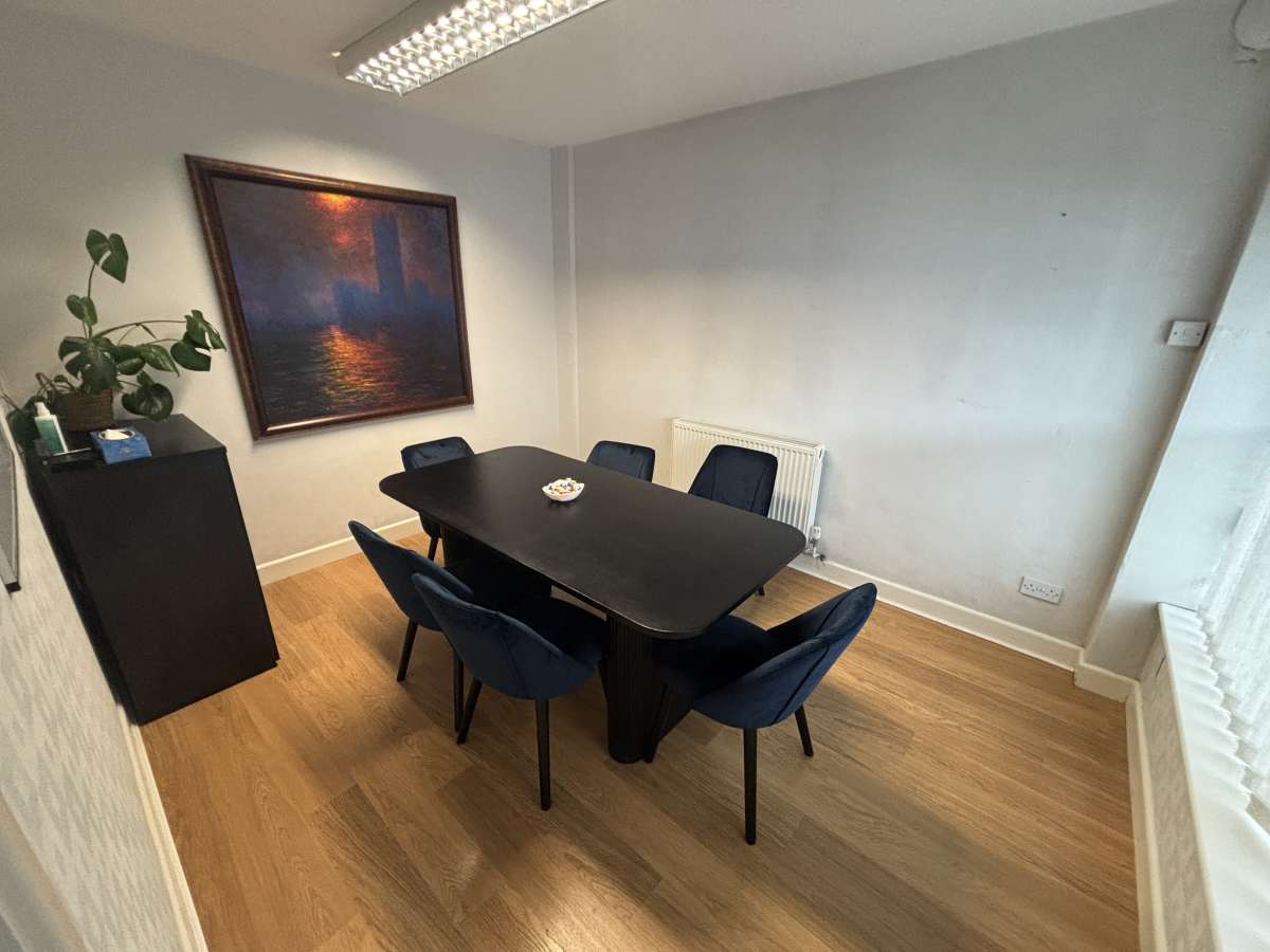 Retail/Shop in Oadby - photo 4