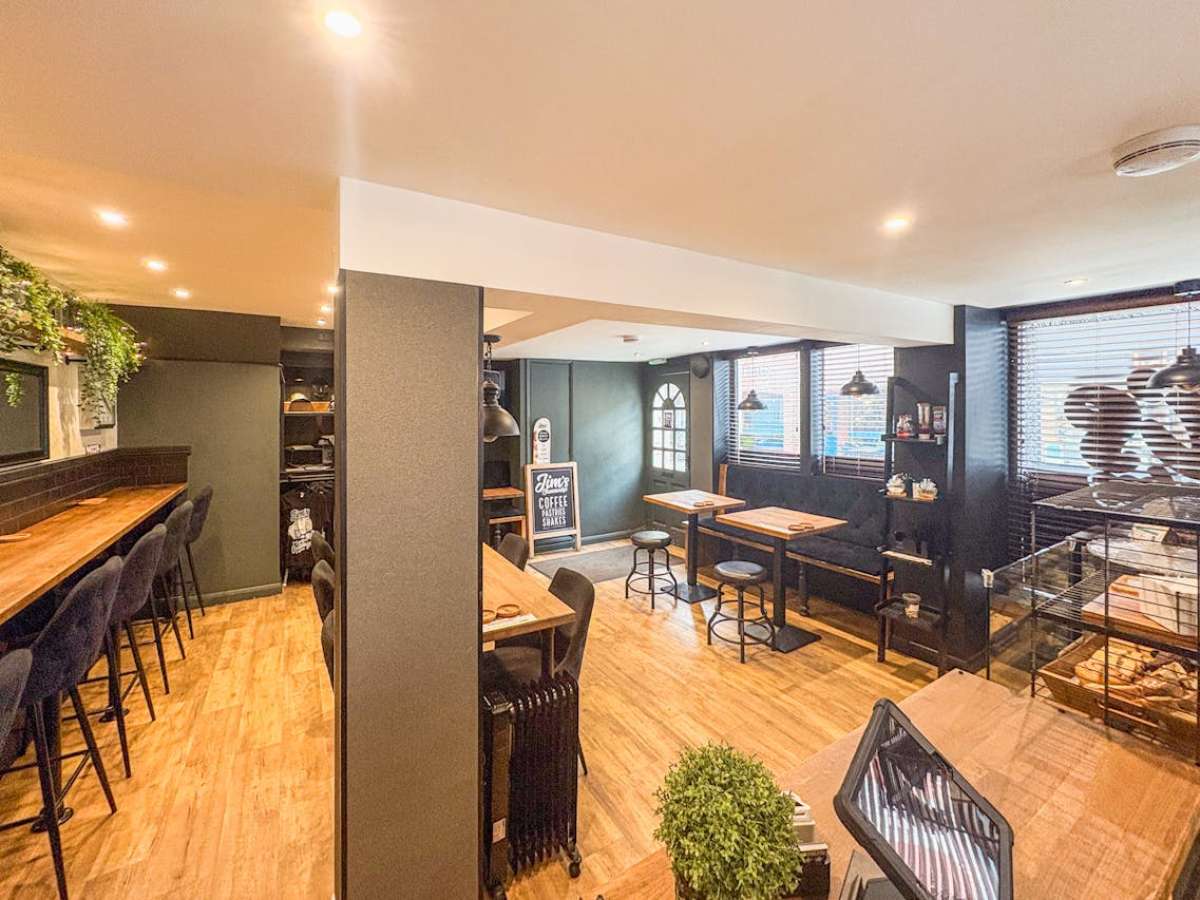 Retail/Shop in Wimborne - photo 3