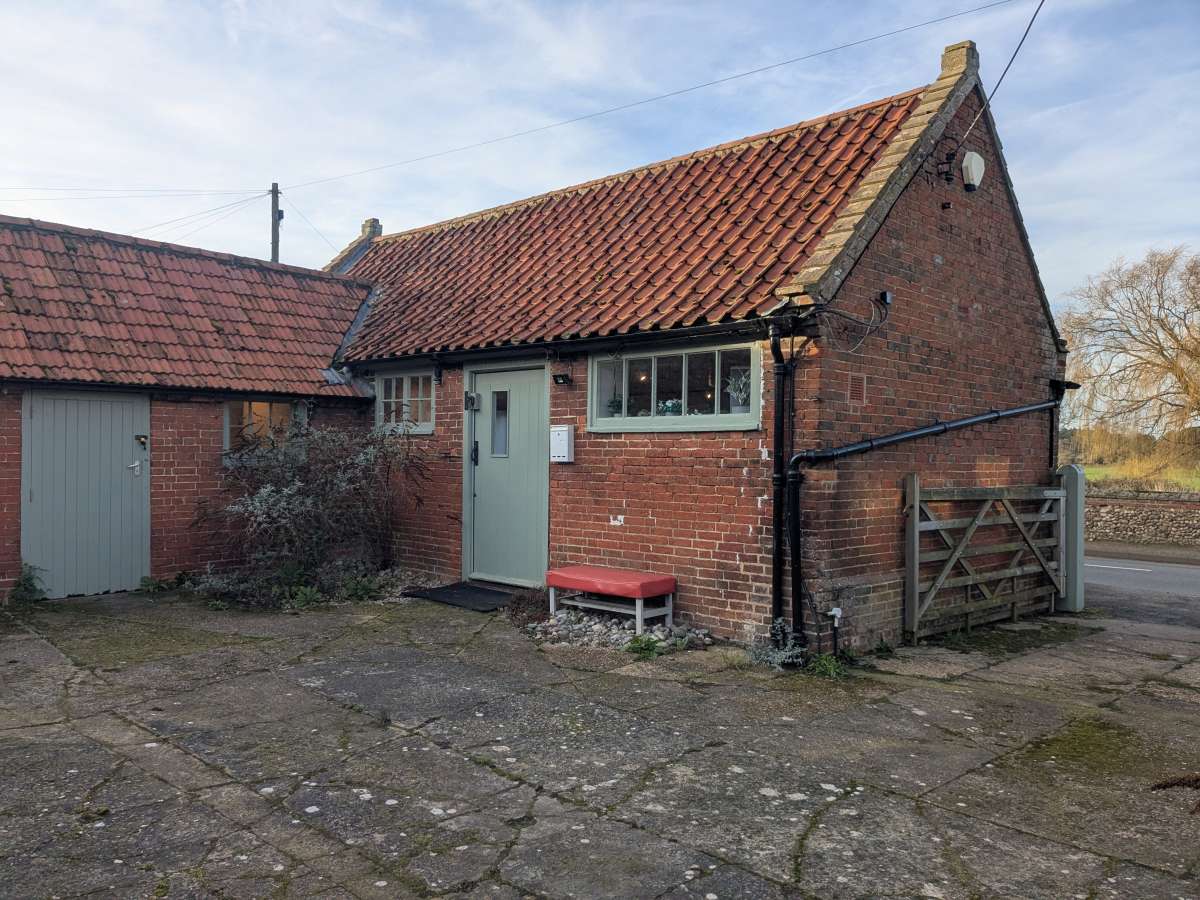 Retail/Shop in Holkham - photo 3