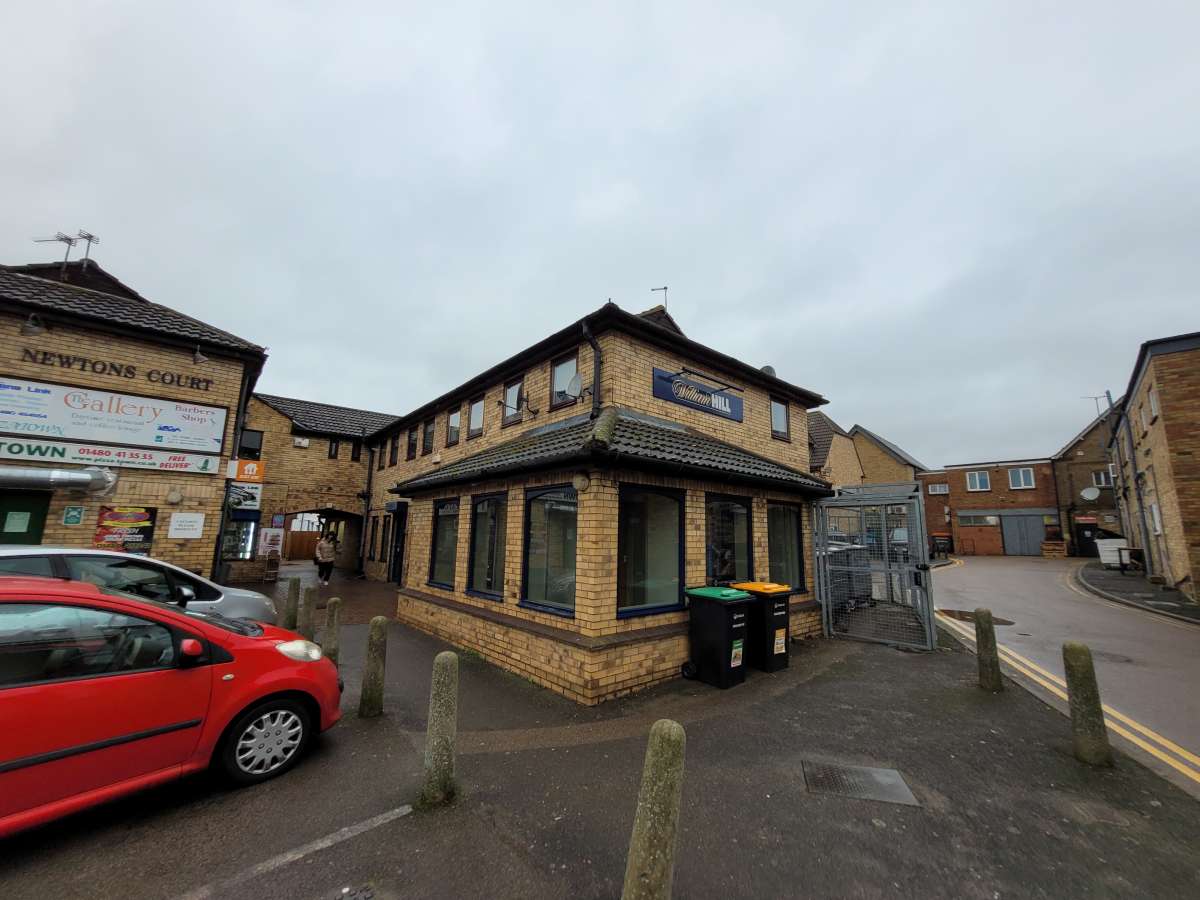 Retail/Shop in Huntingdon - photo 3