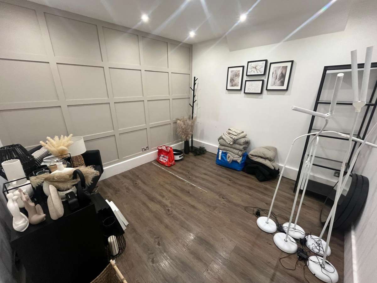 Retail/Shop in Hugglescote - photo 3