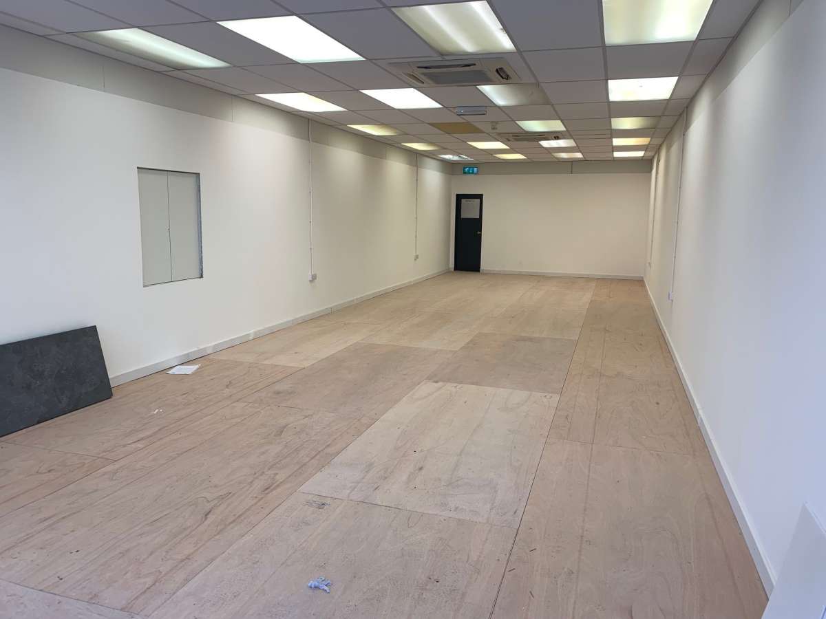 Retail/Shop in Lincoln - photo 4