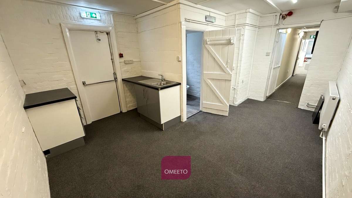 Retail/Shop in Derby - photo 4