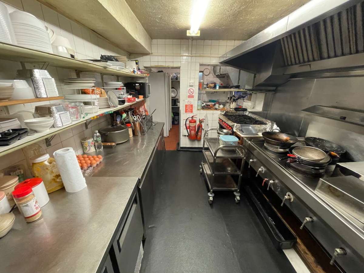 Retail/Shop in Bournemouth - photo 3