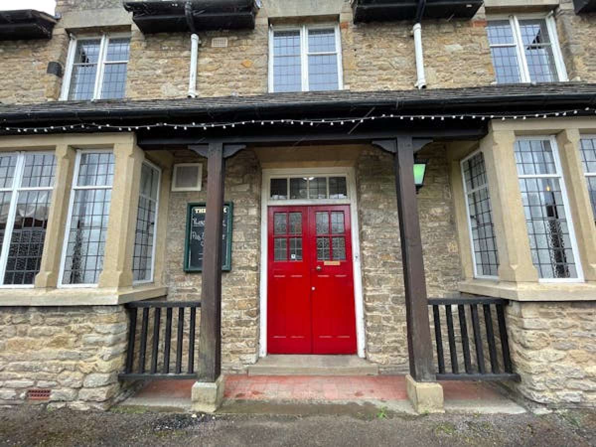 Retail/Shop in Bedford - photo 2