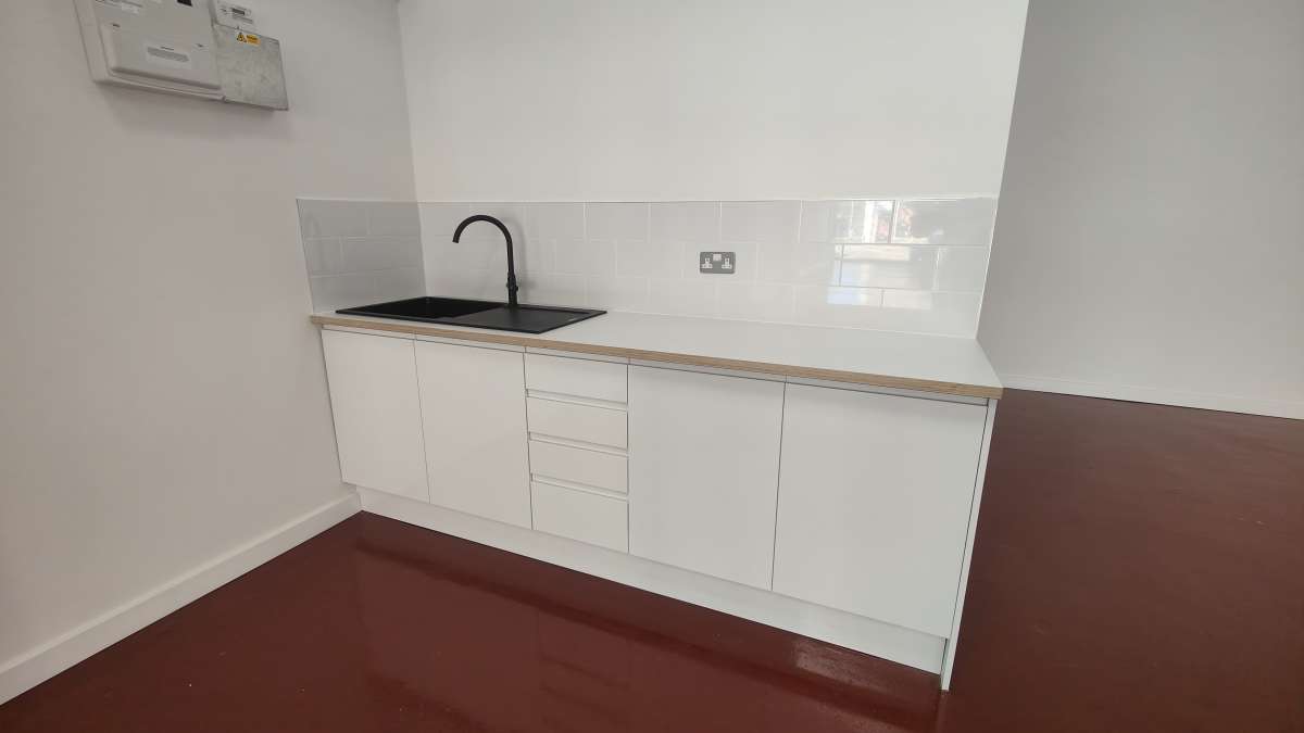 Retail/Shop in Melksham - photo 3