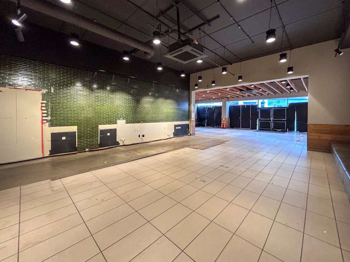 Retail/Shop in Bournemouth - photo 2