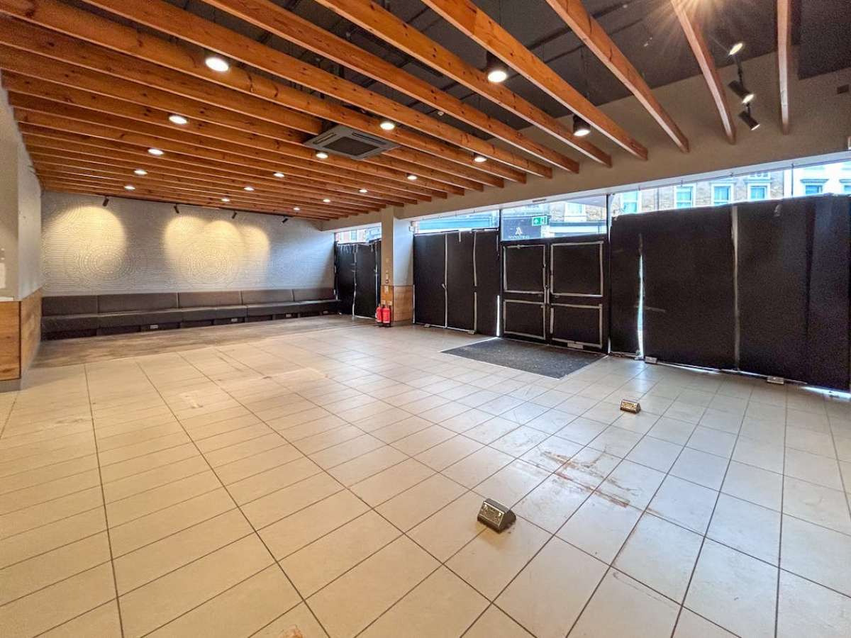 Retail/Shop in Bournemouth - photo 3