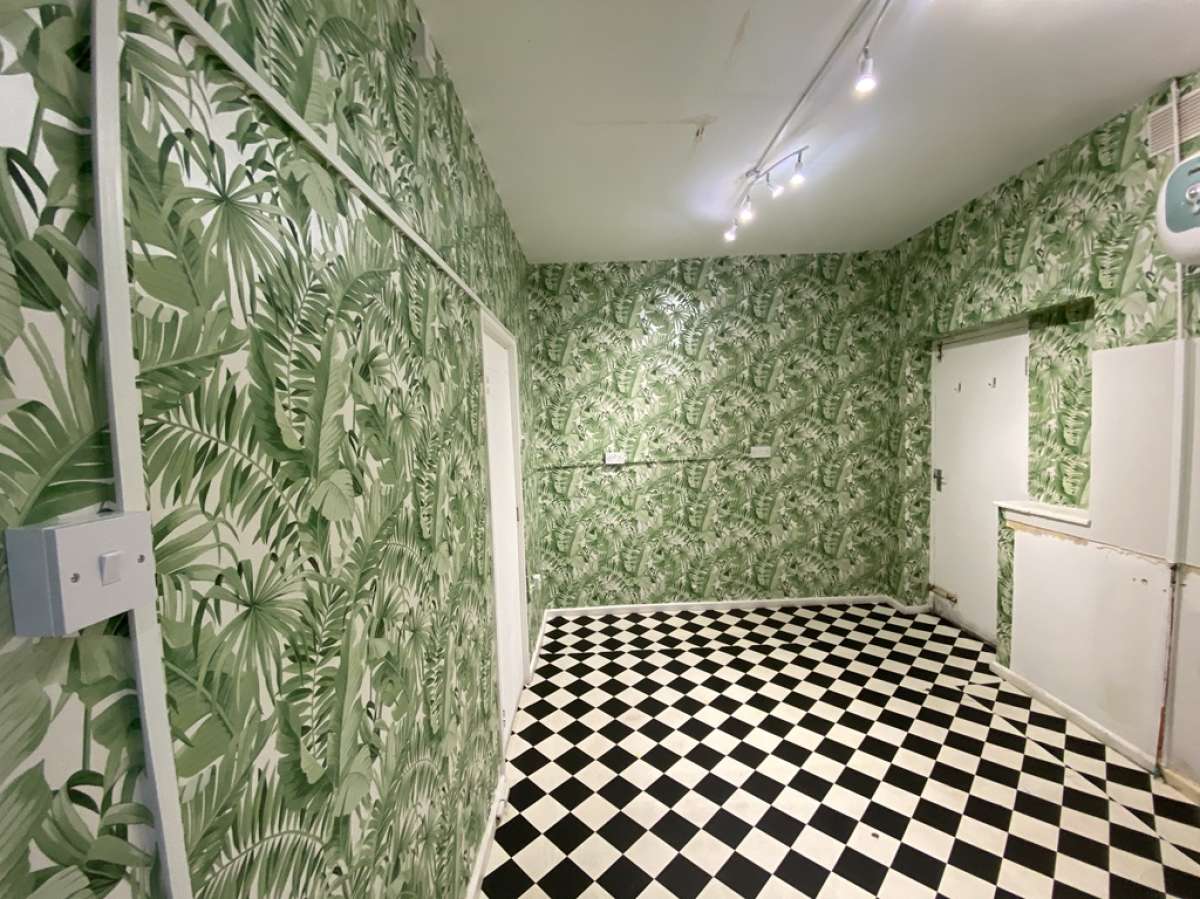 Retail/Shop in Birmingham - photo 4