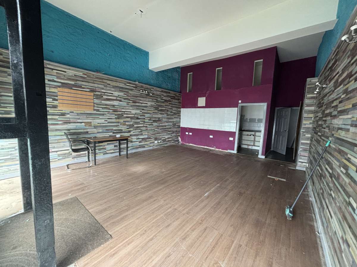 Retail/Shop in Kilmarnock - photo 2