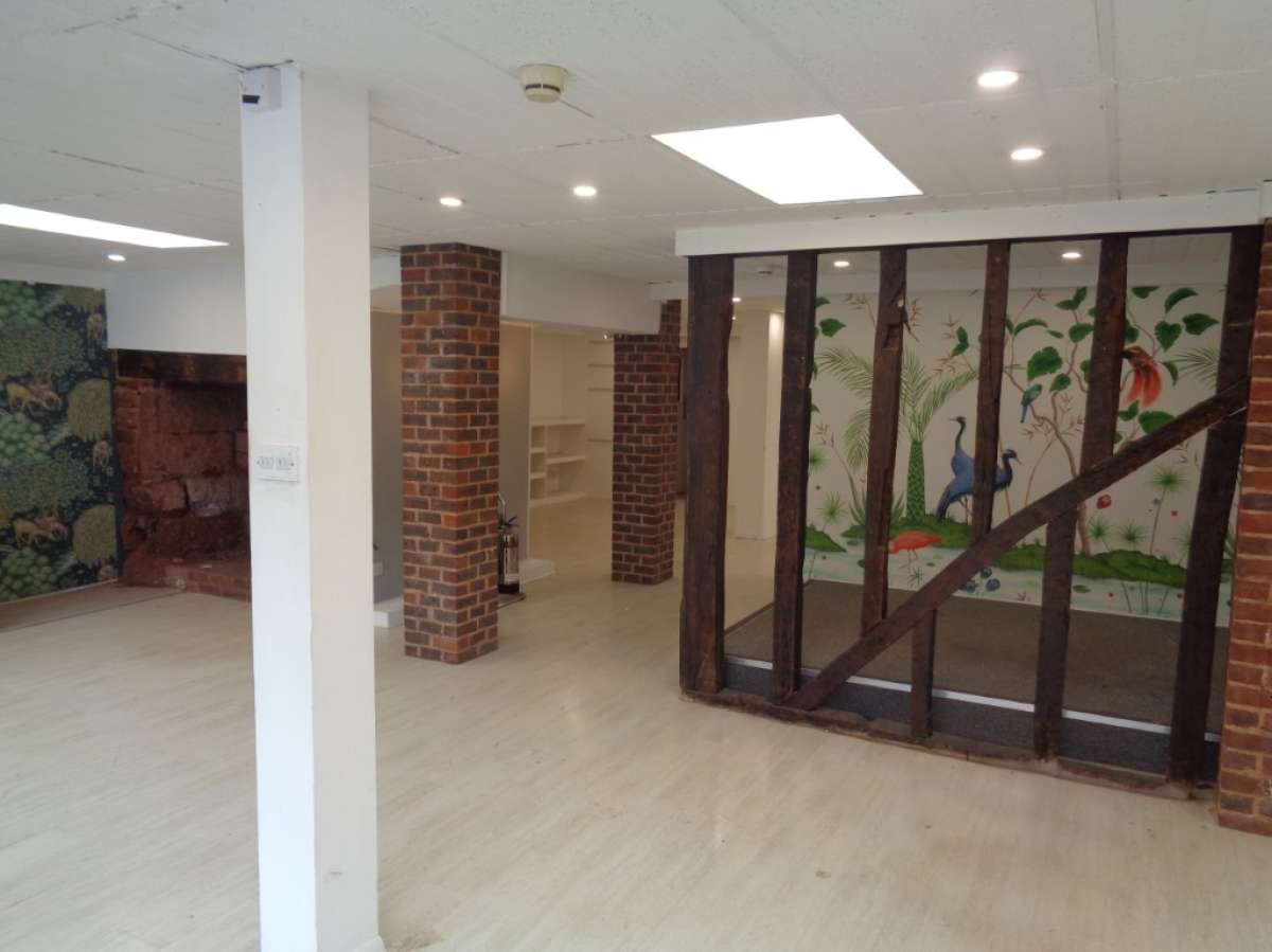 Retail/Shop in Exeter - photo 2