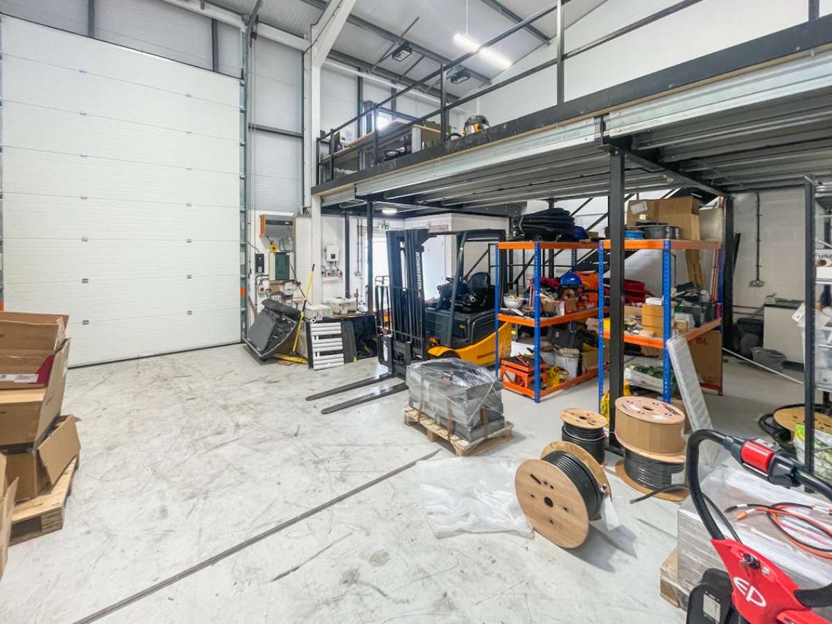 Retail/Shop in Bournemouth - photo 4