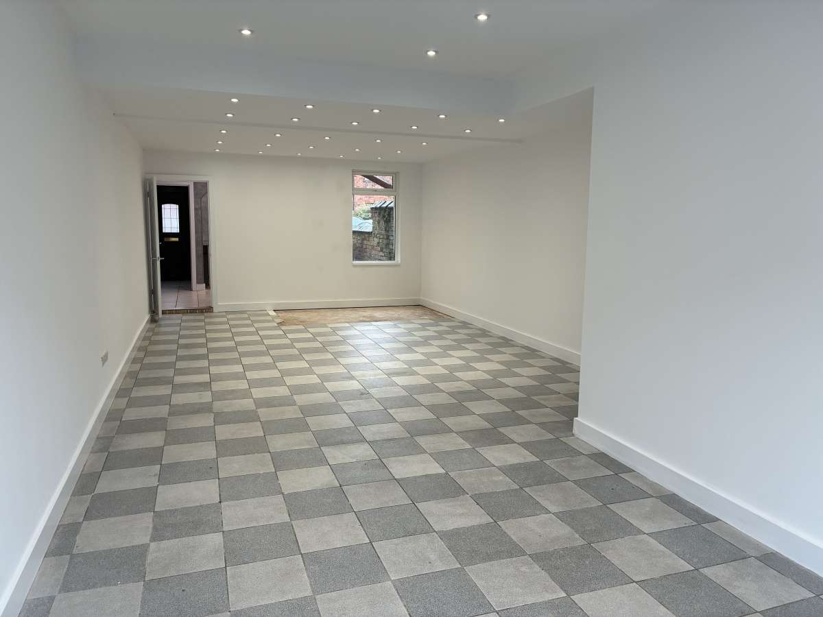 Retail/Shop in Crewe - photo 3