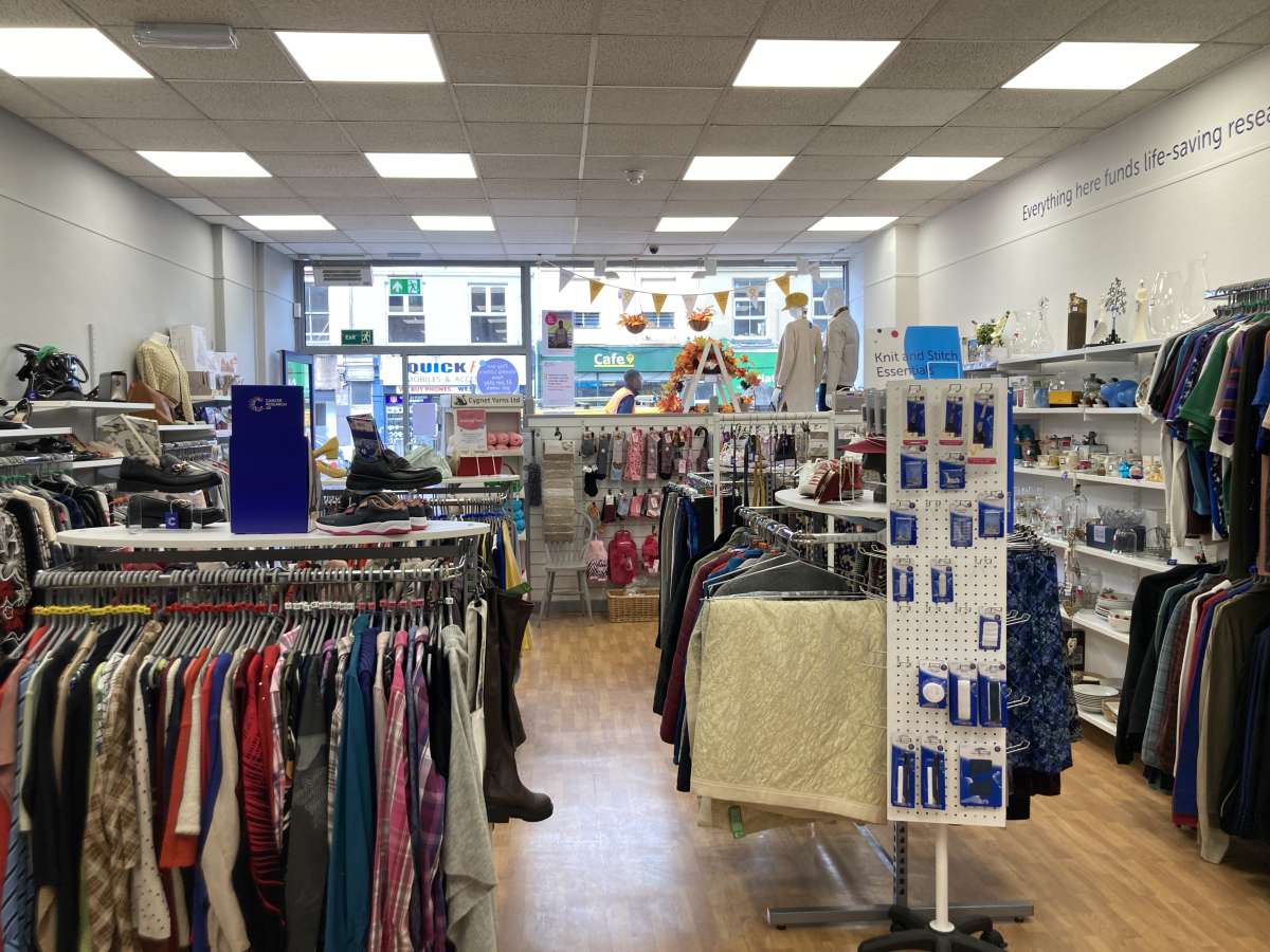 Retail/Shop in Plymouth - photo 2