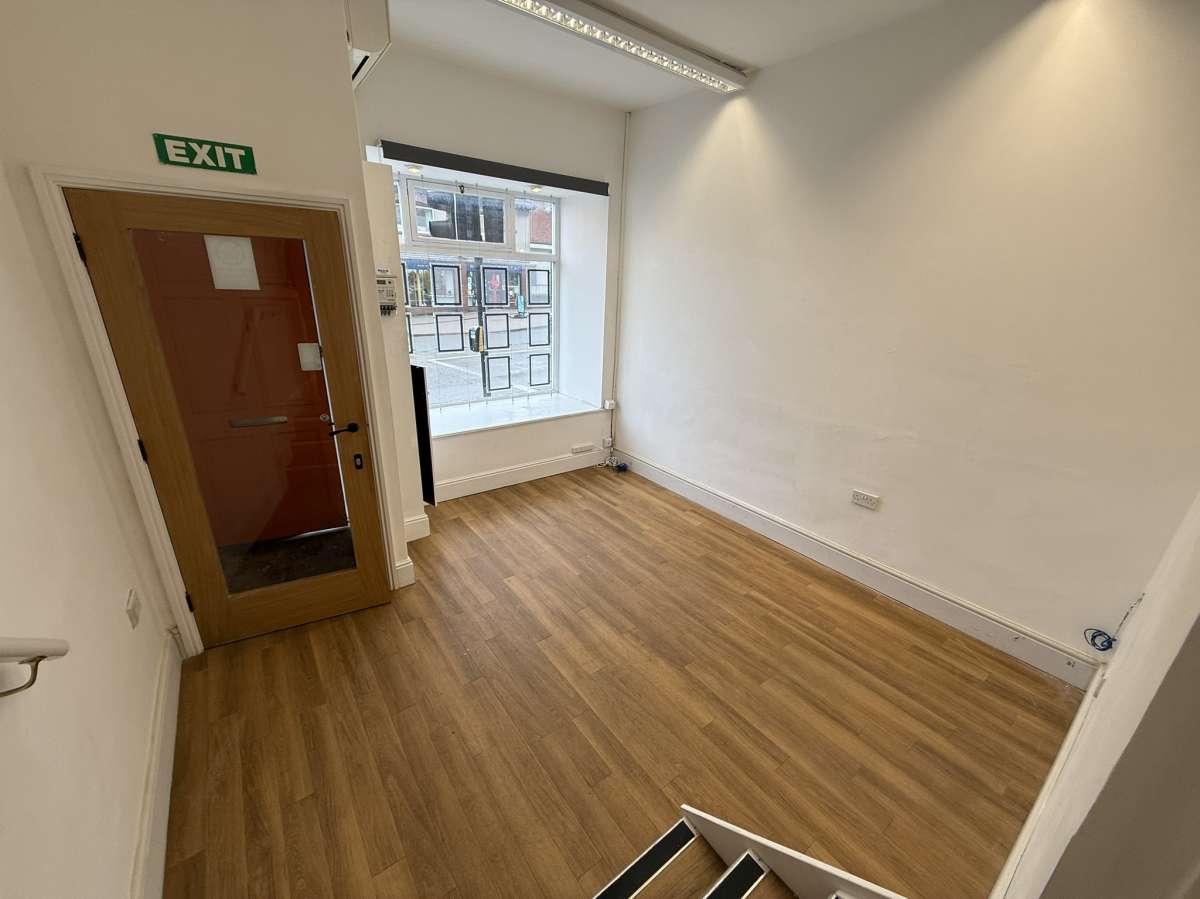 Retail/Shop in Leicester - photo 2