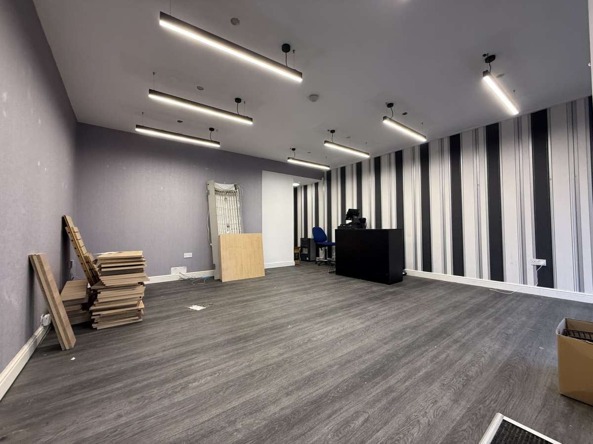 Retail/Shop in Nuneaton - photo 3