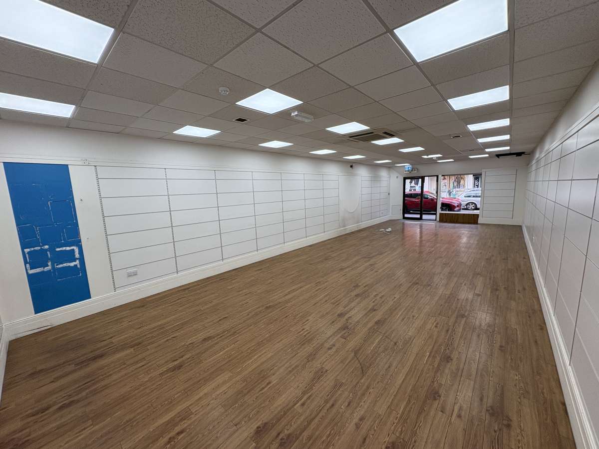 Retail/Shop in Arnold - photo 3