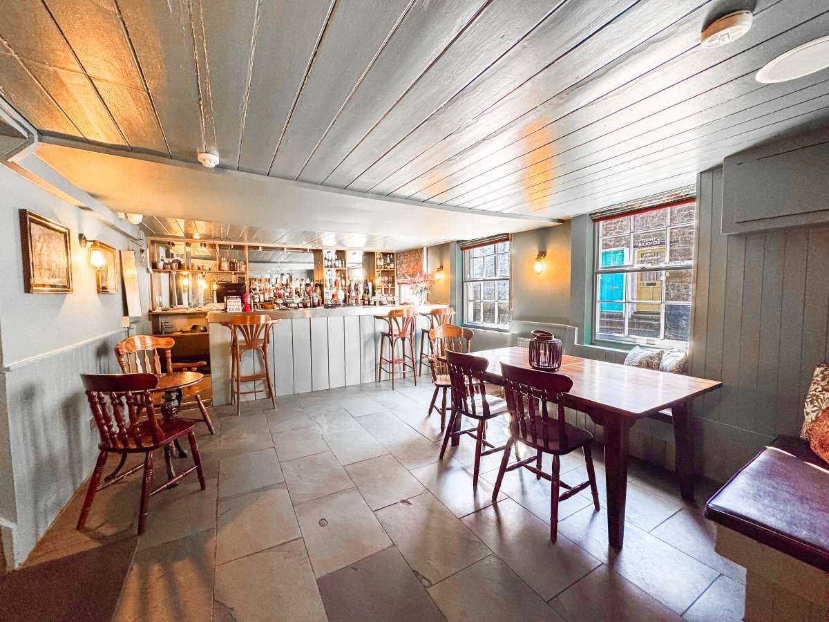 Retail/Shop in Penryn - photo 2