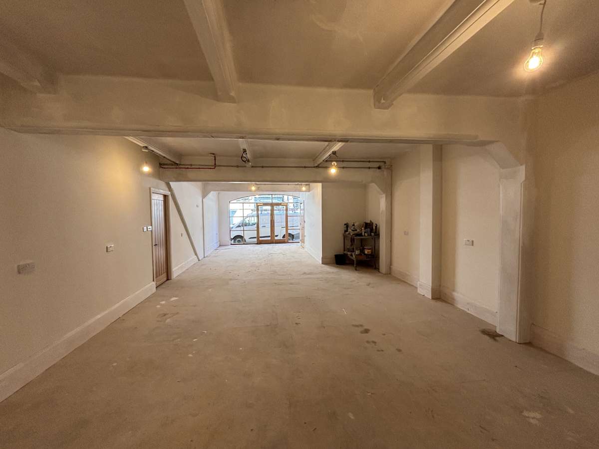 Retail/Shop in Hebden Bridge - photo 4