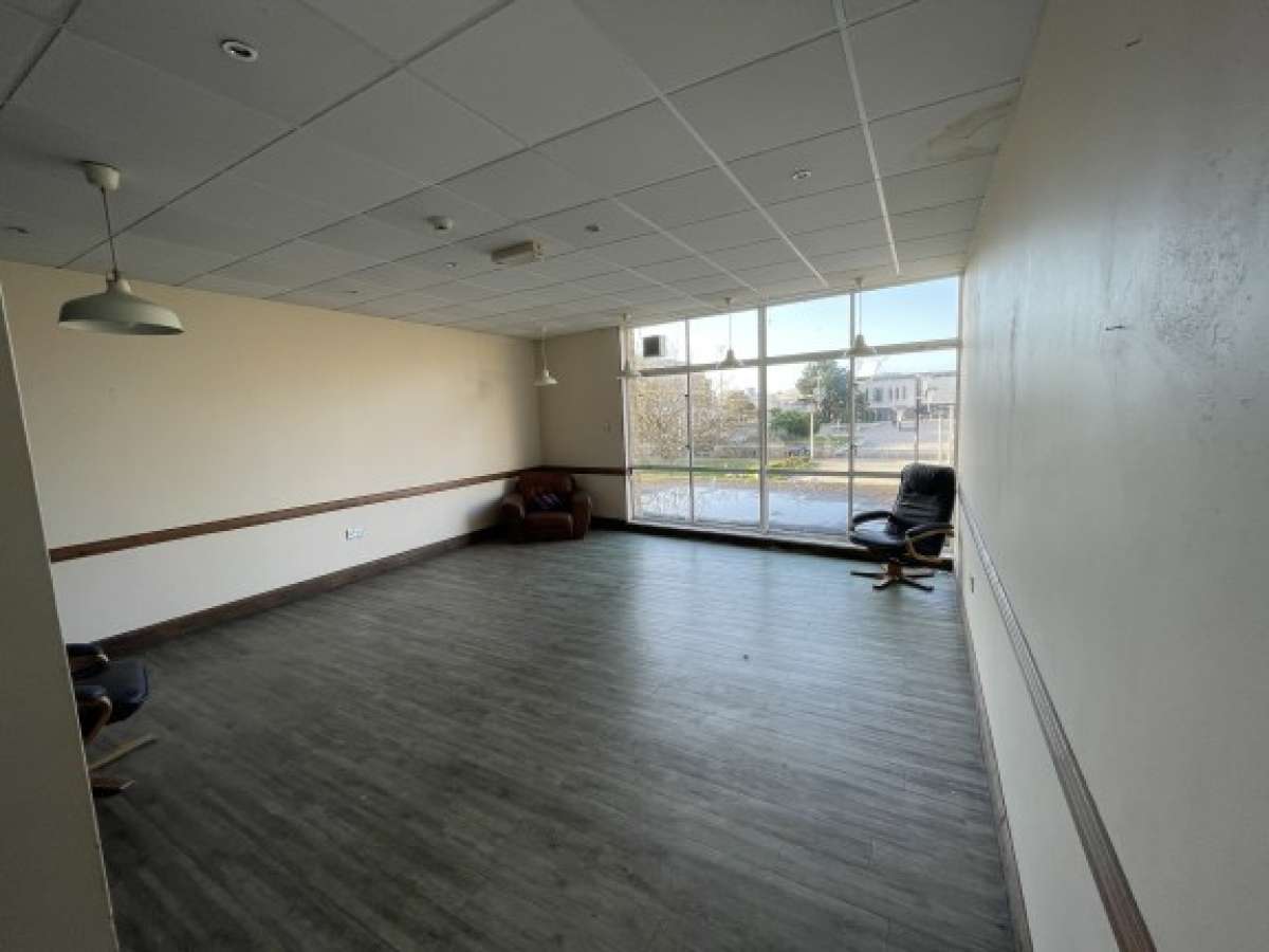 Retail/Shop in Weston Super Mare - photo 3