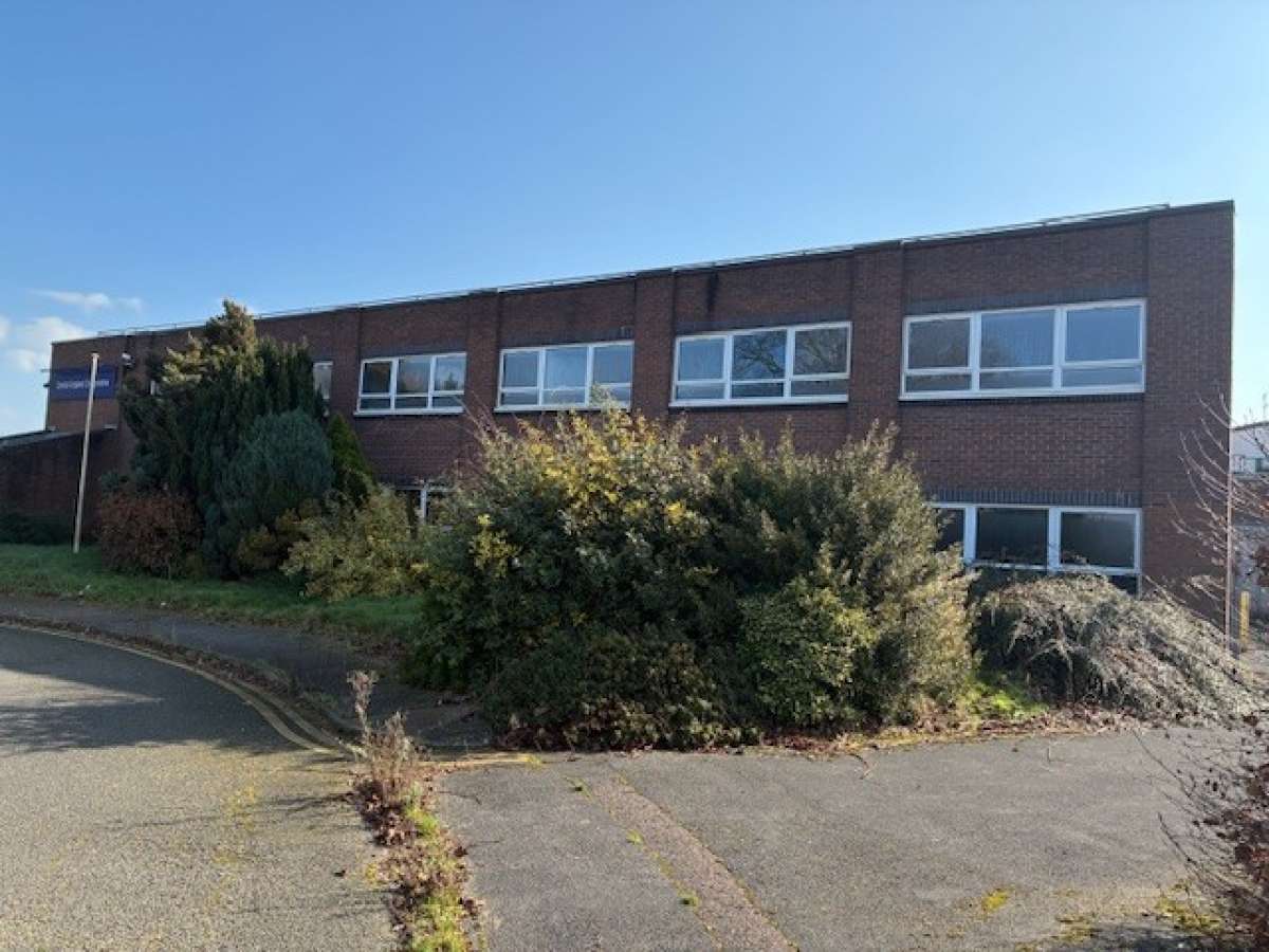 Retail/Shop in Lichfield - photo 2