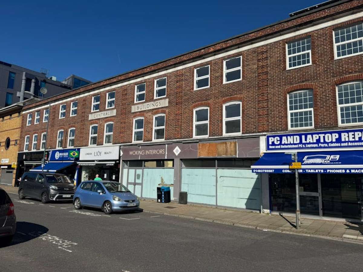 Retail/Shop in Woking - photo 3