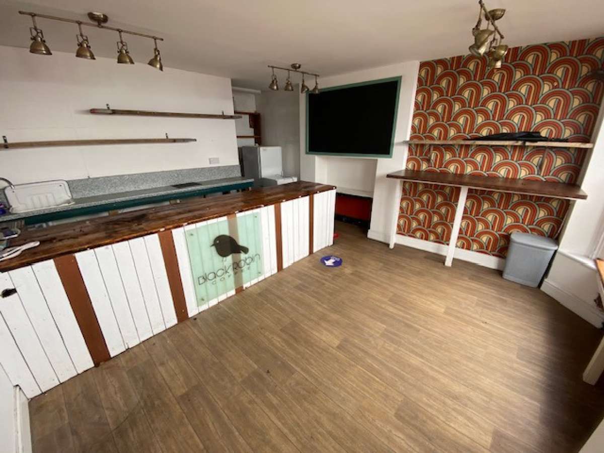 Retail/Shop in St. Ives - photo 4