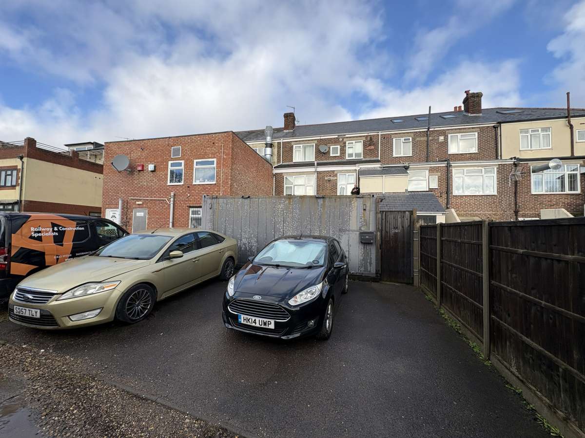 Retail/Shop in Drayton - photo 2