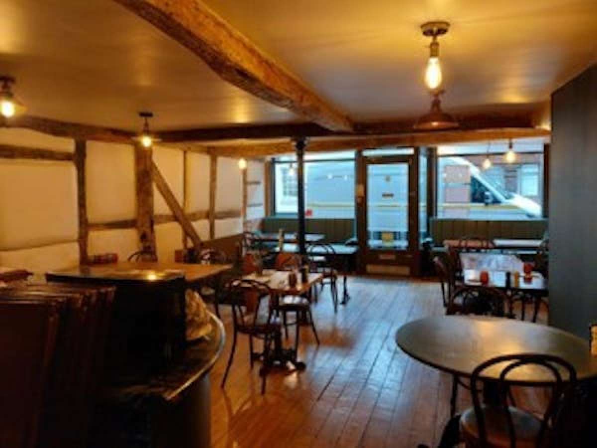 Retail/Shop in Worcester - photo 4