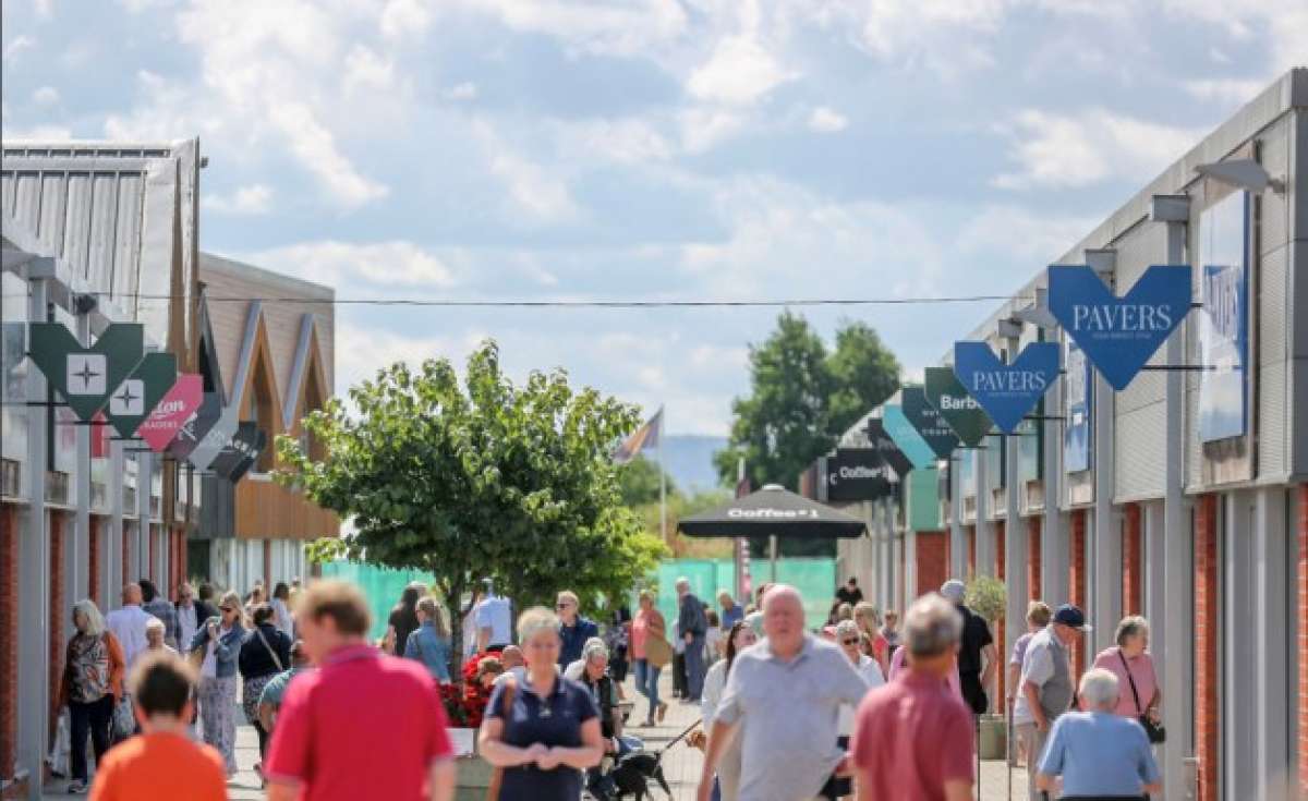 Retail/Shop in Evesham - photo 2