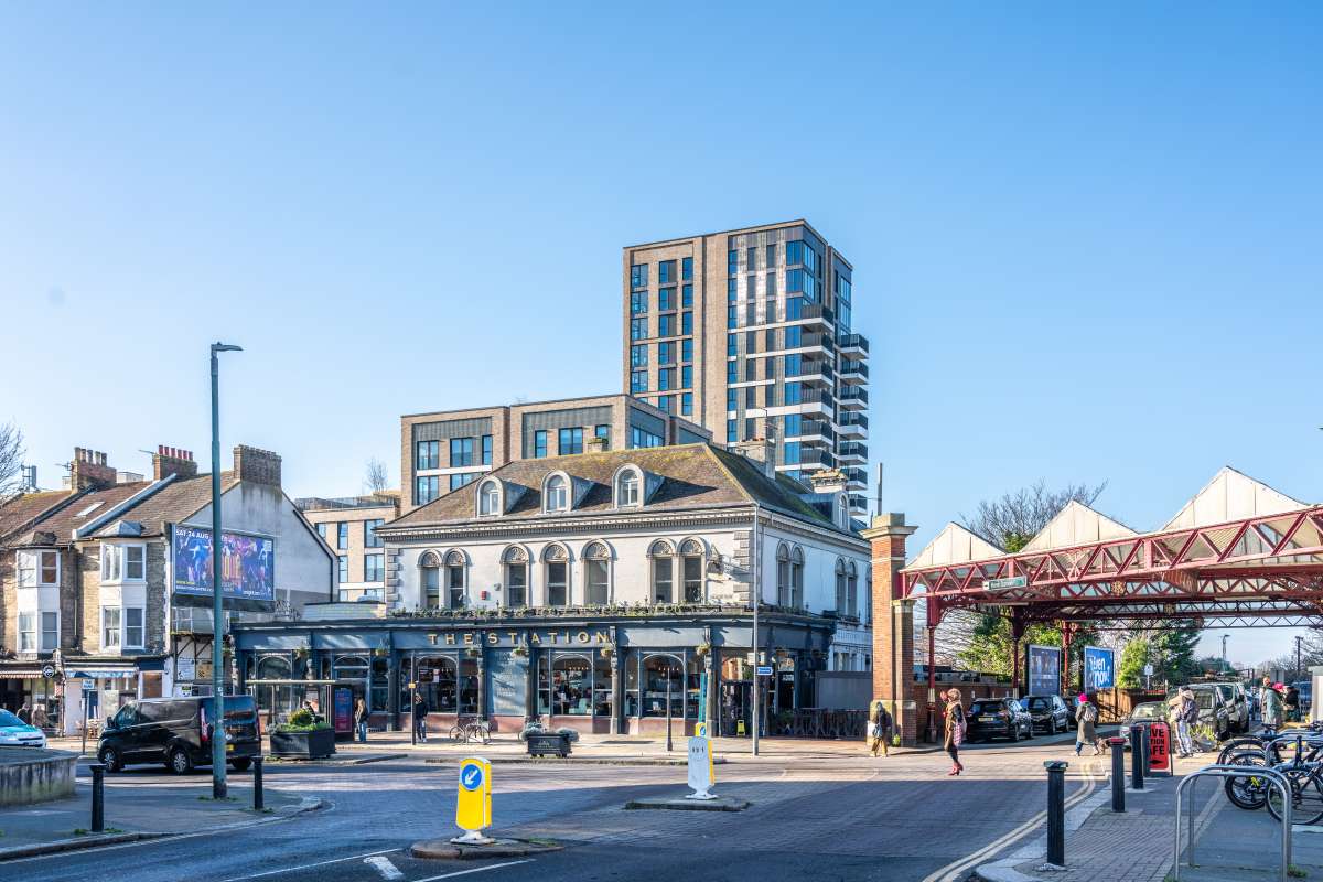 Retail/Shop in Hove - photo 3