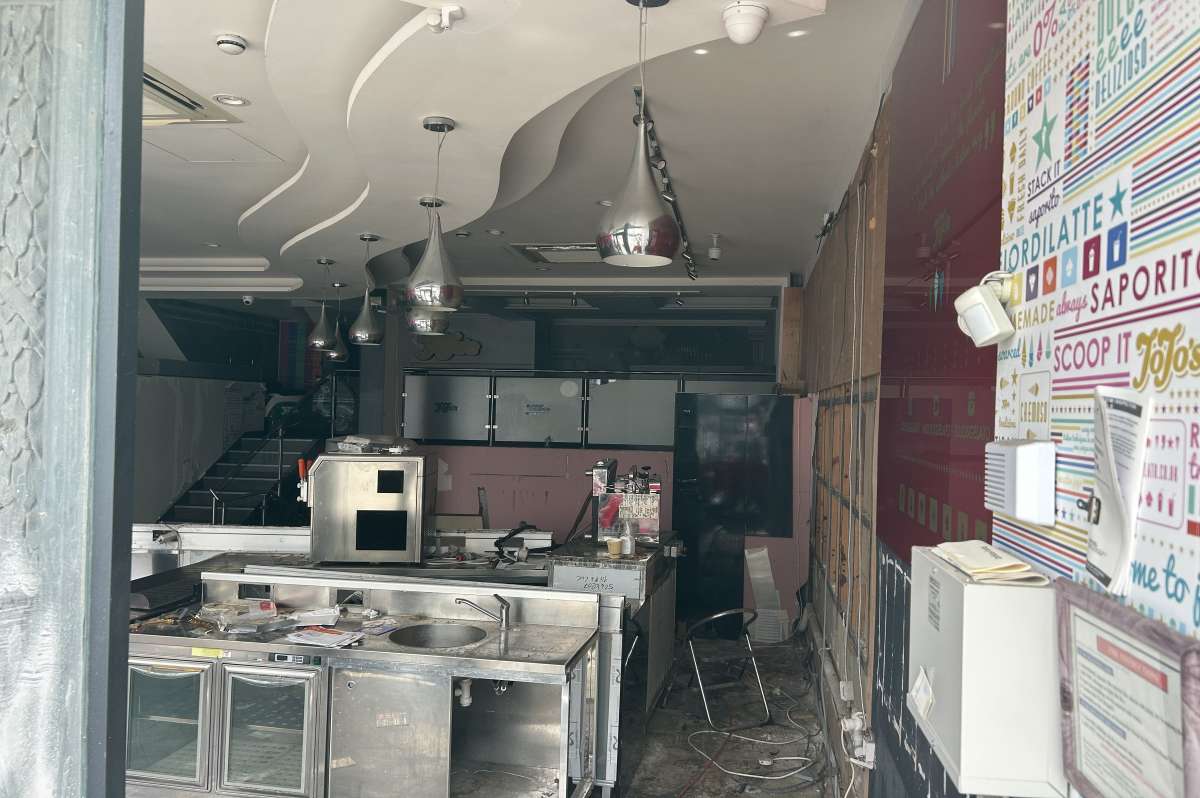 Retail/Shop in Brighton - photo 2