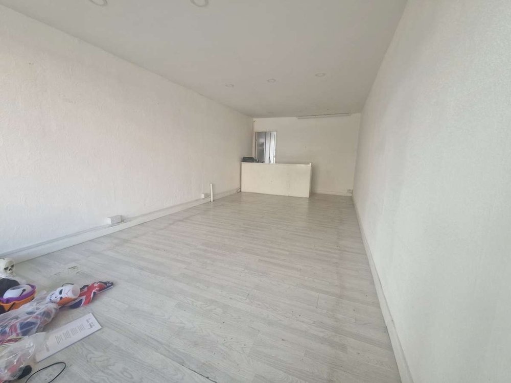 Retail/Shop in Havant - photo 2